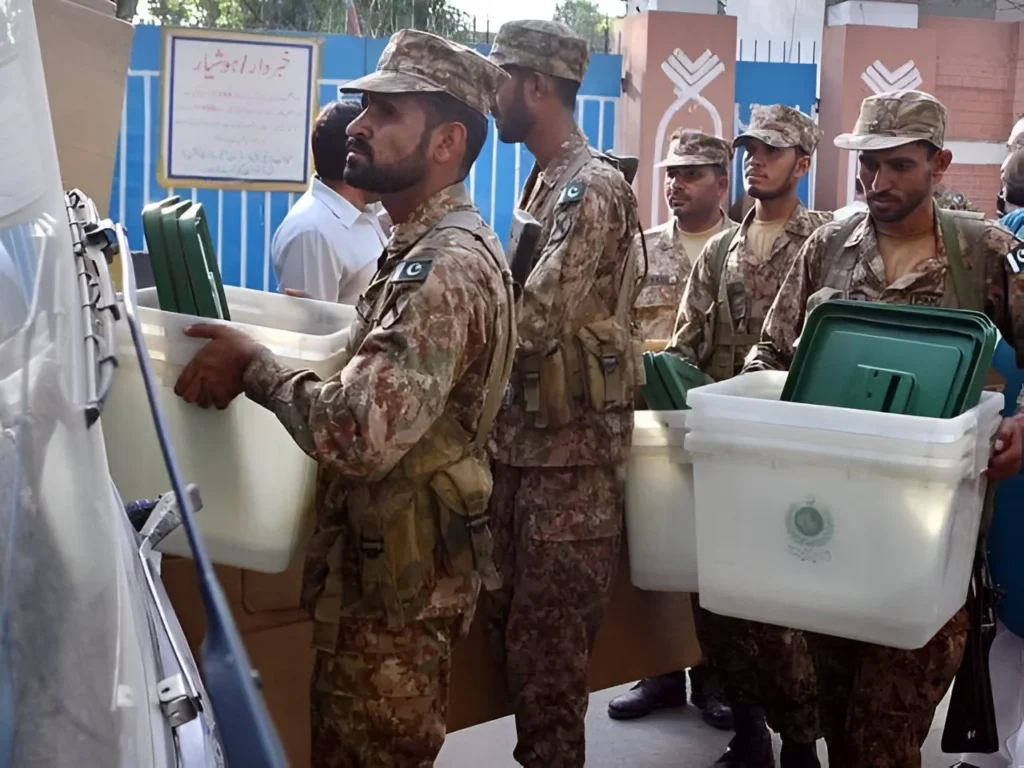 آرمی جوانوں نے آر او آفس کا کنٹرول سنبھال لیا