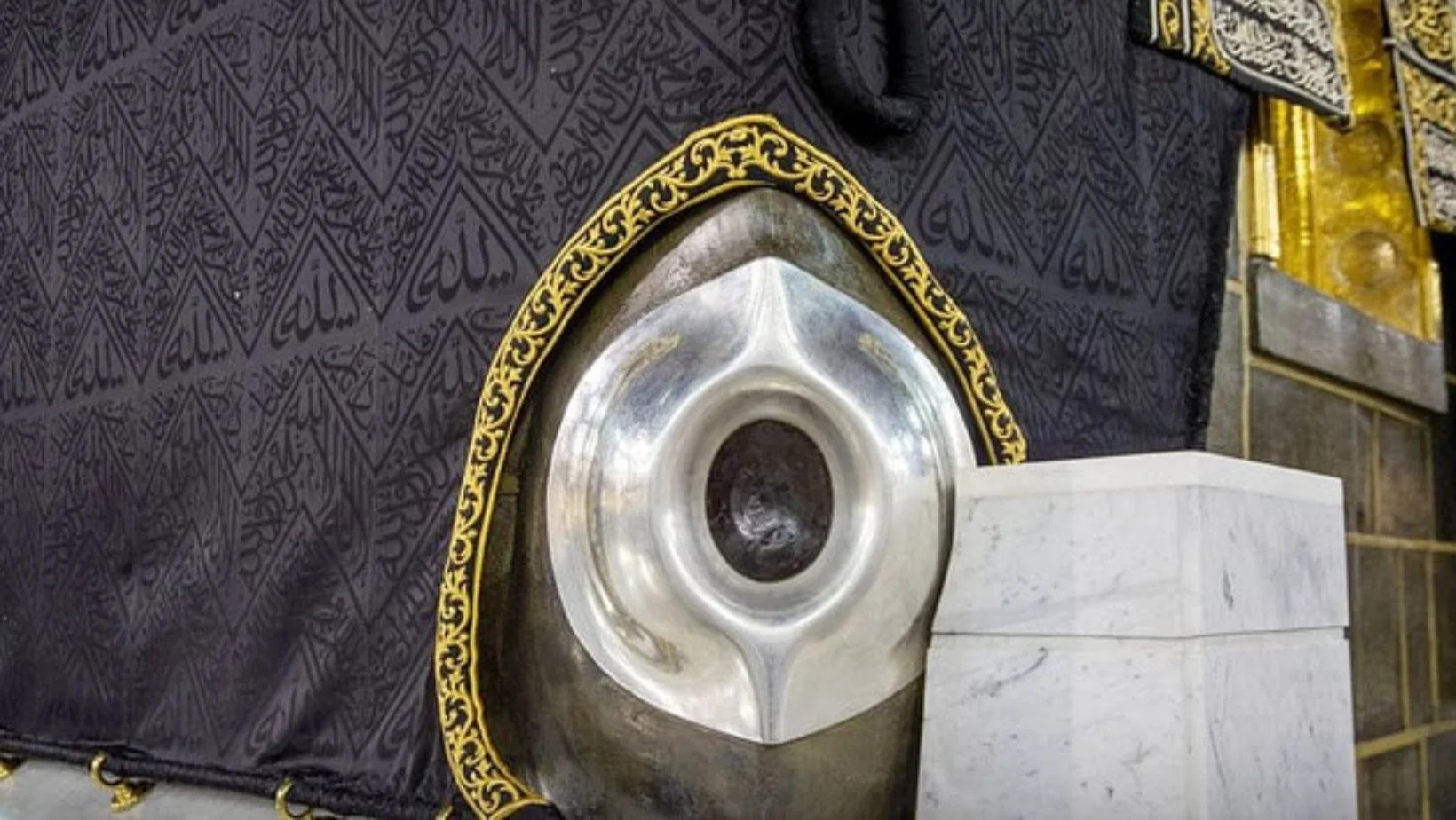 حجر اسود چوری