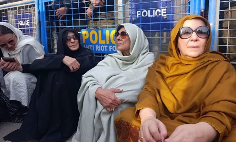 عمران خان کی اڈیالہ جیل سے منتقلی پر غور شروع، پی ٹی آئی کا رد عمل کیا؟