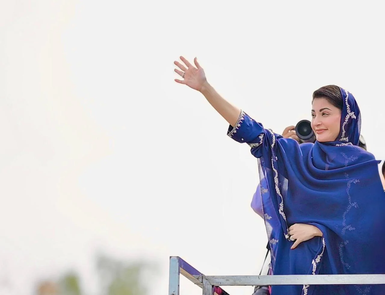 مریم کو بتائیں