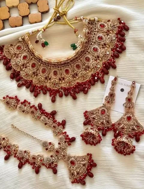 دلہن کو ملنے والے زیورات