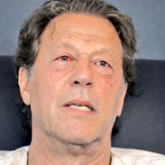 عمران خان کی آنکھ